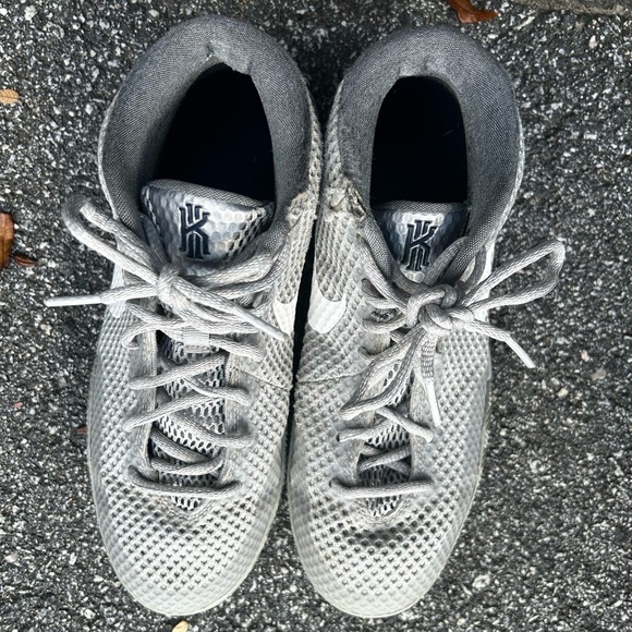 Nike Kyrie 1 - Wolf Grey(Men’s 6.5) - Picture 4 of 14